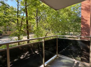 75 High St #323, London, ON N6C 4J8