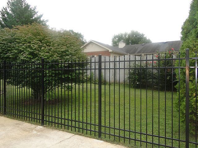 2nd image of 470 Laurel Park Cir