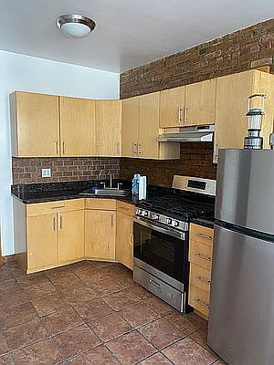 3rd image of 297 Pleasant Ave #3
