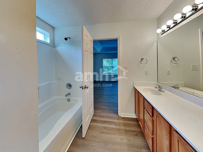 1302 River Rock Dr — Photo 13