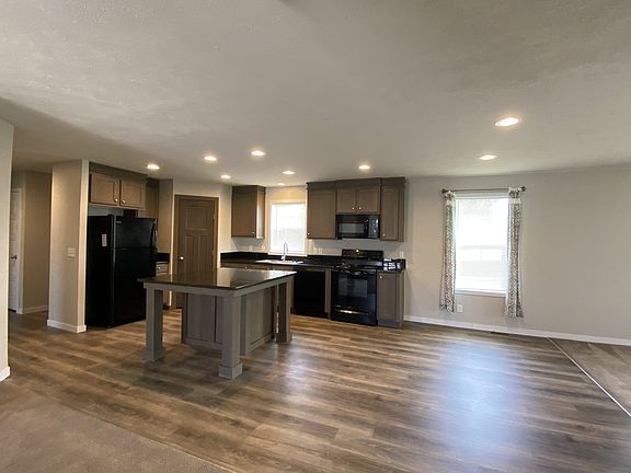 3rd image of 225 Pebble Creek Dr #249