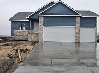 1600 E Midway Ct, Valley Center, KS 67147