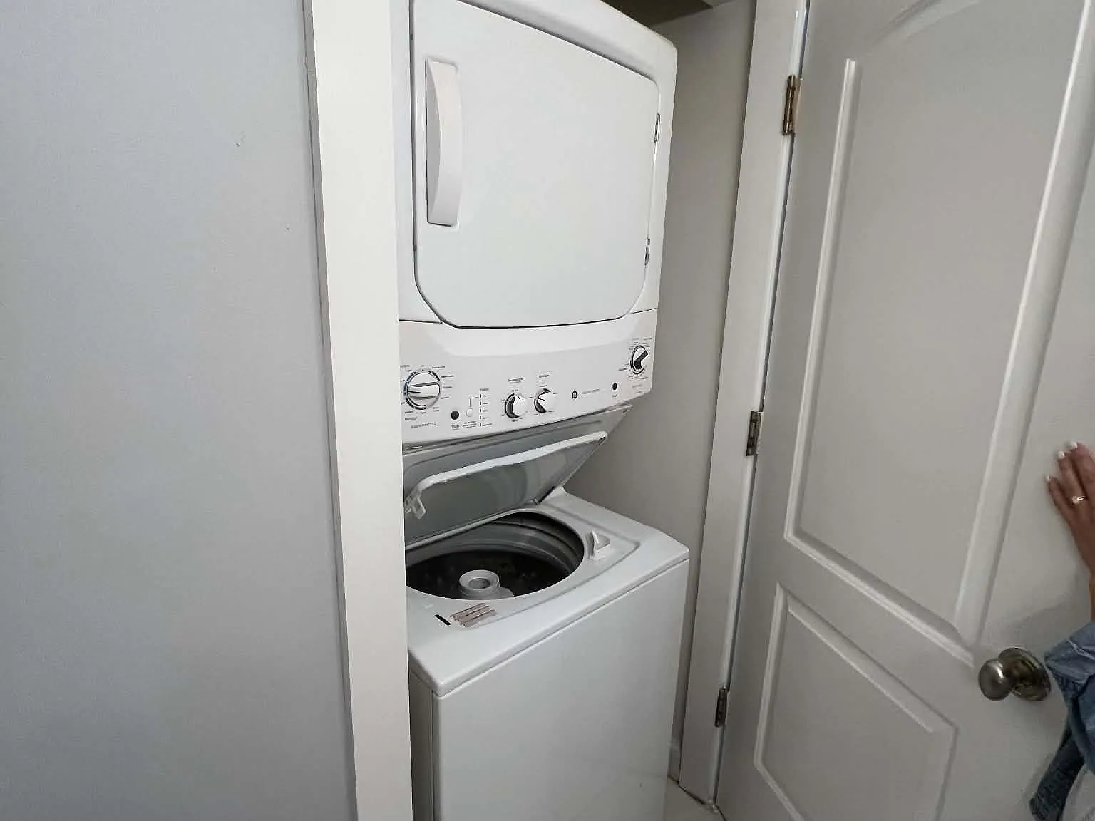 1 bed, 723 sqft, $1,900 — Photo 4