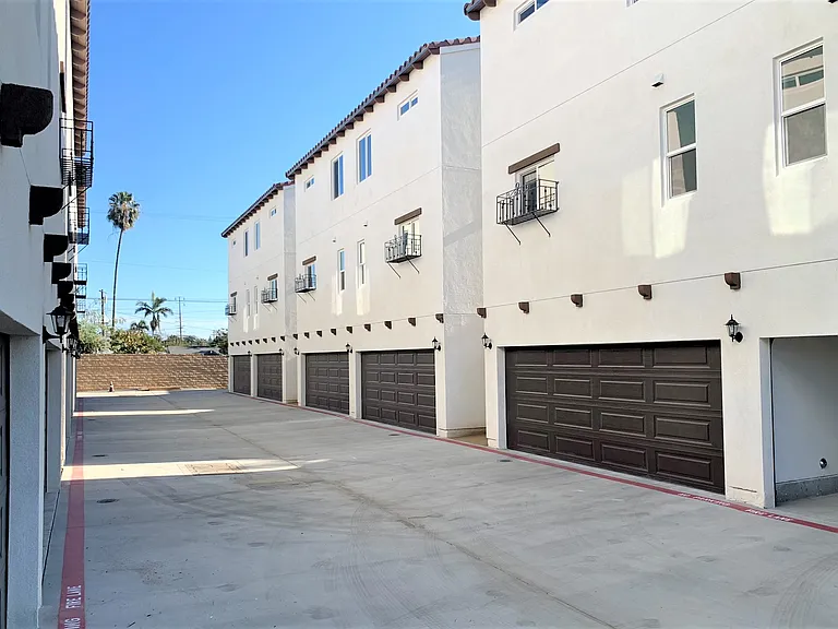 8425 Telegraph Rd — Photo 9