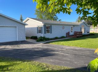 105 Allwood Ct, Thief River Falls, MN 56701