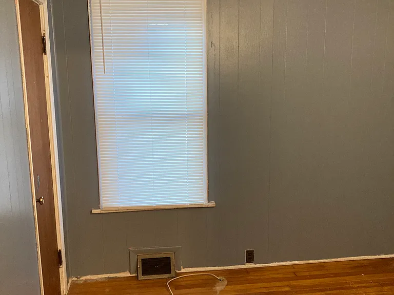 1321 Poplar St — Photo 10