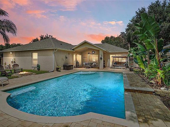 3rd image of 1120 Windy Bluff Dr