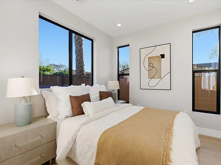 453 Arleta Ave #A — Photo 9