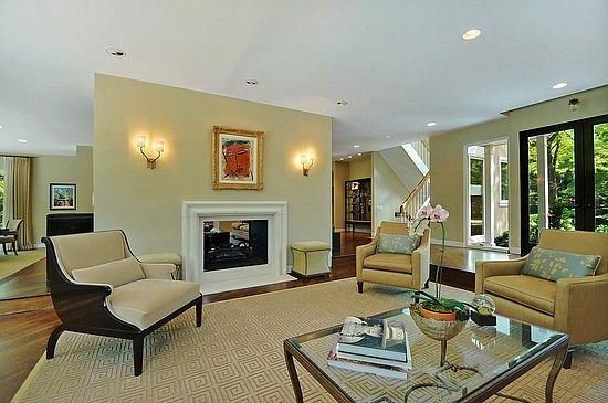 3rd image of 8 Lakewood Dr