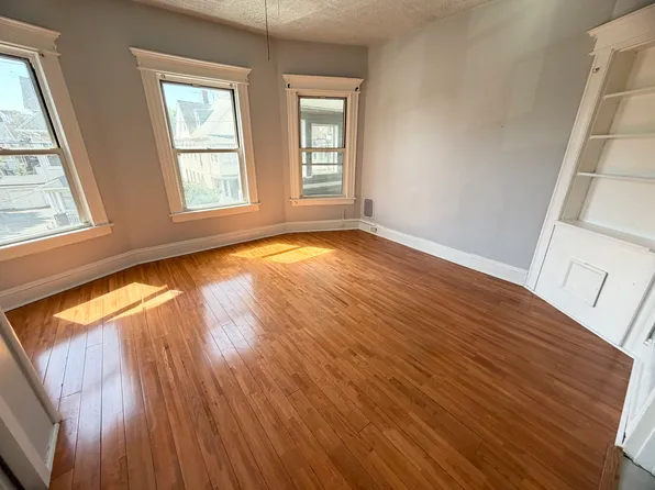 79 Park Ter #2, Bridgeport, CT 06604