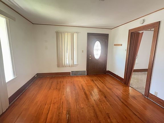 3rd image of 1005 S 5th Ave