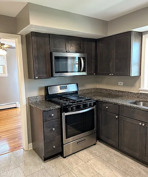 191 S Villa Ave — Photo 4