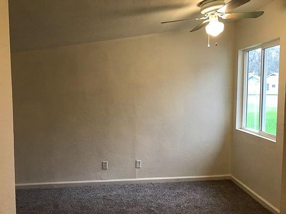 5th image of 2565 E Hillside Dr