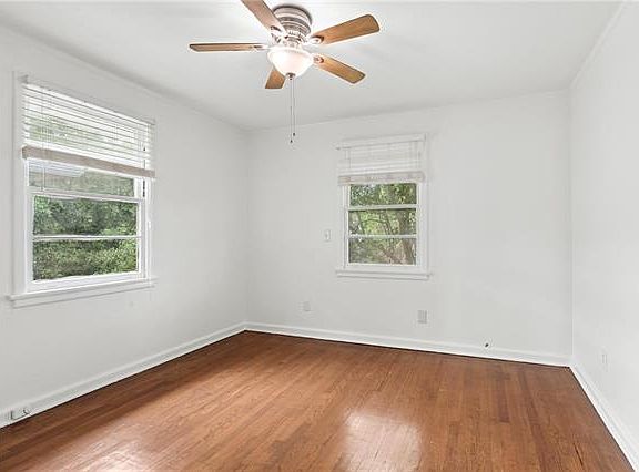 5th image of 1921 S Rendon St