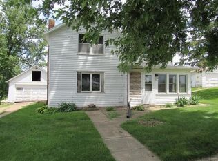 12450 Saint Paul St, Center Junction, IA 52212