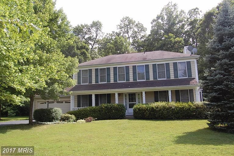 1st image of 501 Fairfax Ln