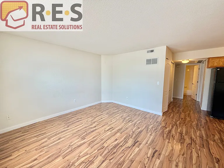 1631 S Deframe St #B8 — Photo 7