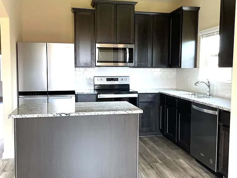 1149 Beaverwood Ln — Photo 1