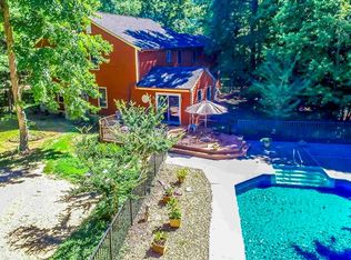 664 Dungeons Thicket Rd, White Stone, VA 22578