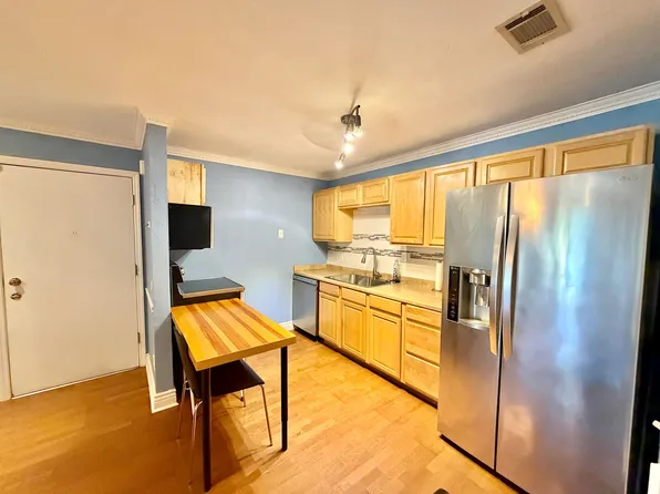 1015 SW 9th St, Gainesville, FL