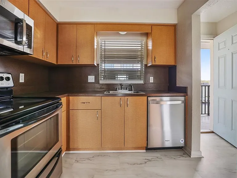 4420 37th St S #9 — Photo 11