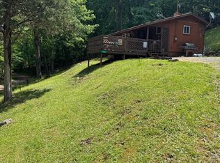 702 Sites Town Rd, Petersburg, WV 26847