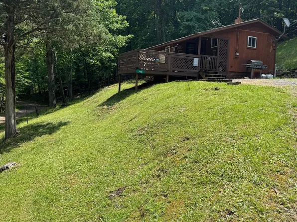 702 Sites Town Rd, Petersburg, WV 26847