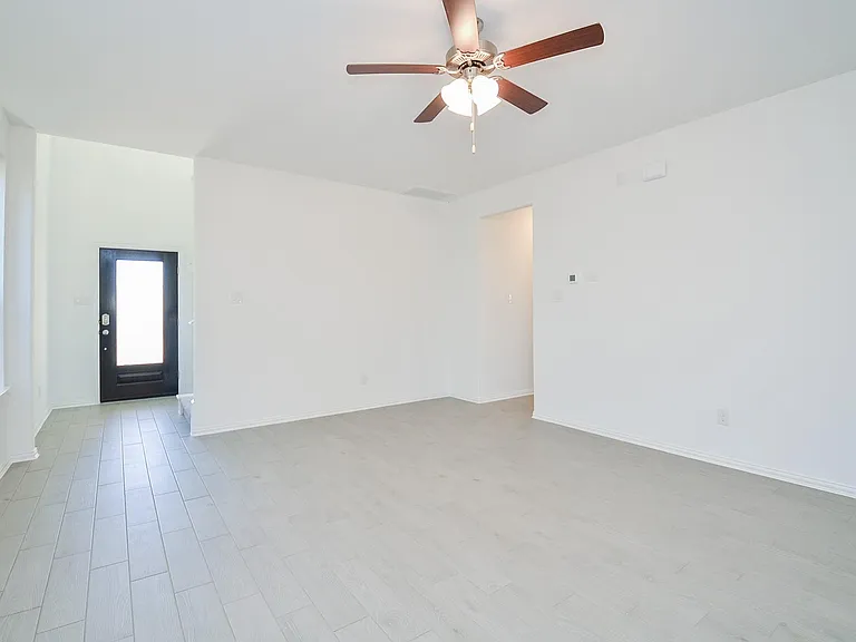 7919 Royal Palm Dr — Photo 6