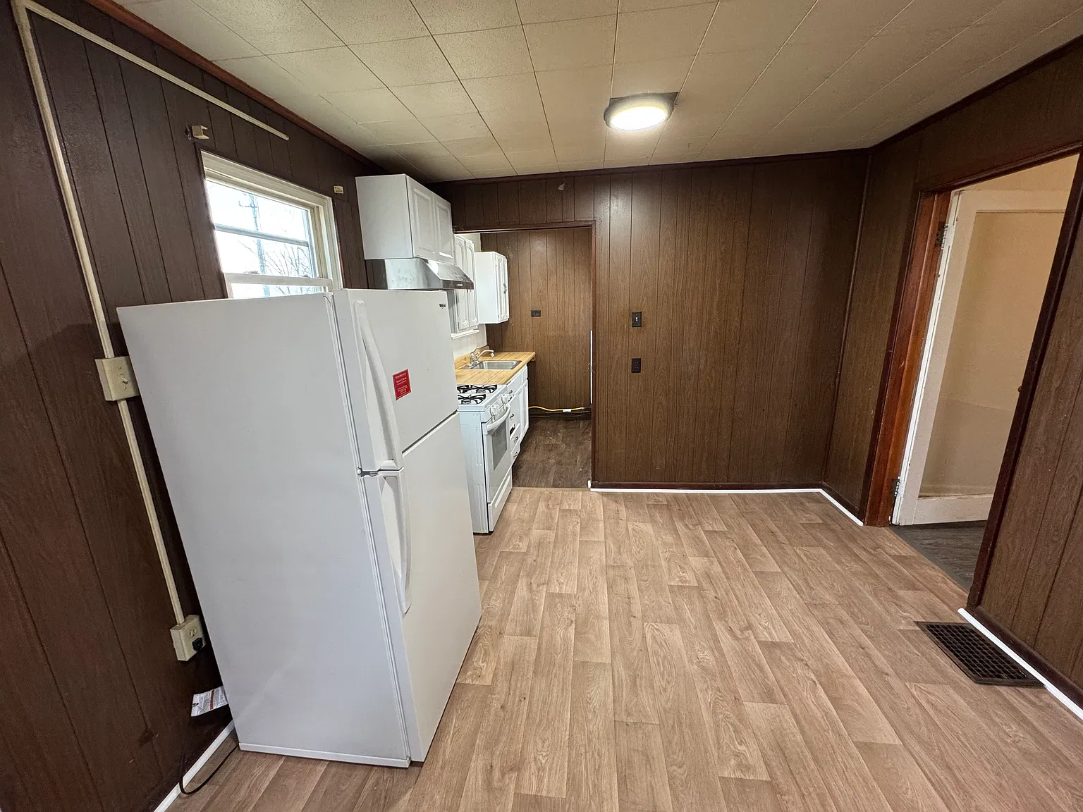 2 bed, 1200 sqft, $1,299 — Photo 2