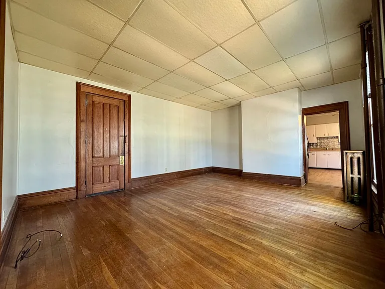 628 N Main St — Photo 4