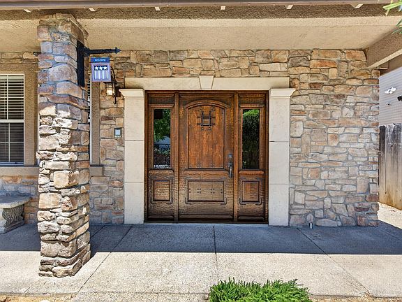 5th image of 4409 Curlew St