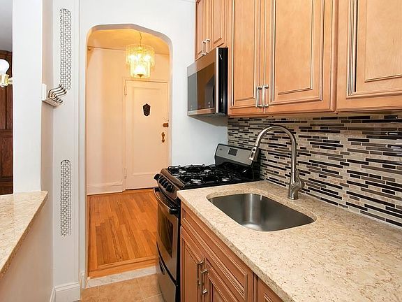 2nd image of 3875 Waldo Ave APT 7R