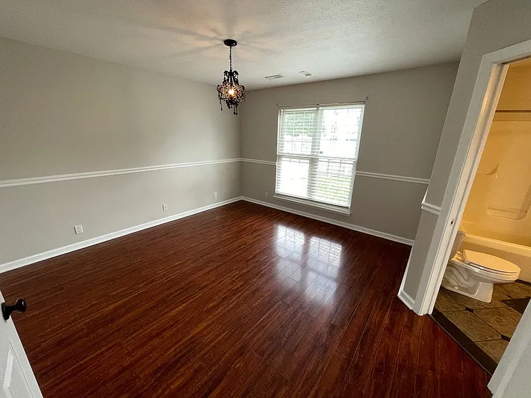 6015 Mercury Dr — Photo 11
