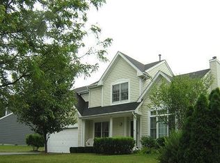 1095 Sumner Cir, Gurnee, IL 60031