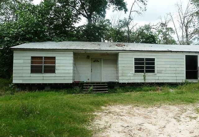 2nd image of 84 Hall Dr