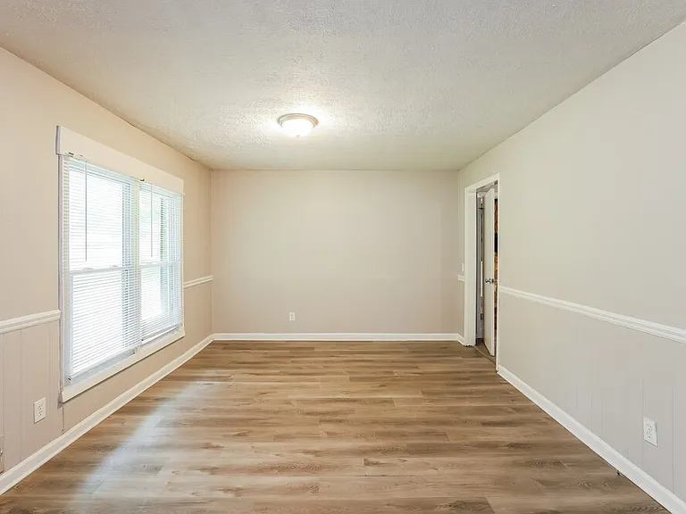 1338 W Stoneybrook Dr — Photo 5