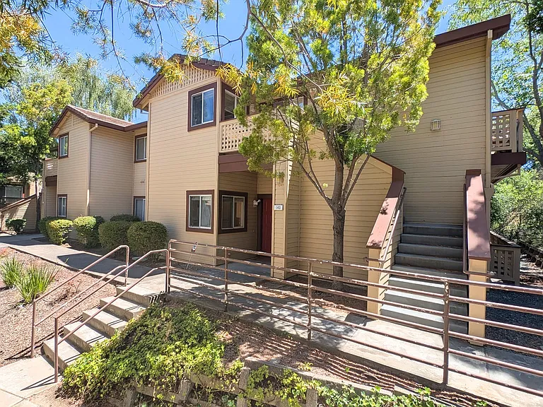 143 Tuscany Ct — Photo 1
