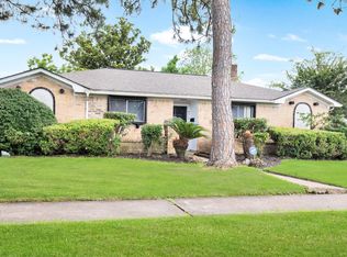 9219 Vickijohn Dr, Houston, TX 77031