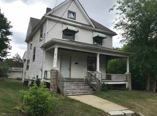225 N Hinkley Ave, Rockford, IL 61101