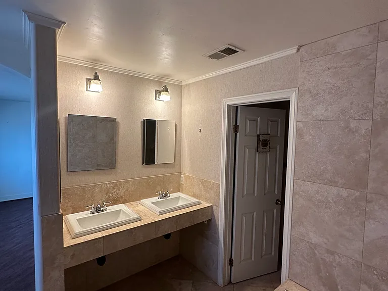 136-40 Donax Ave #136 — Photo 6