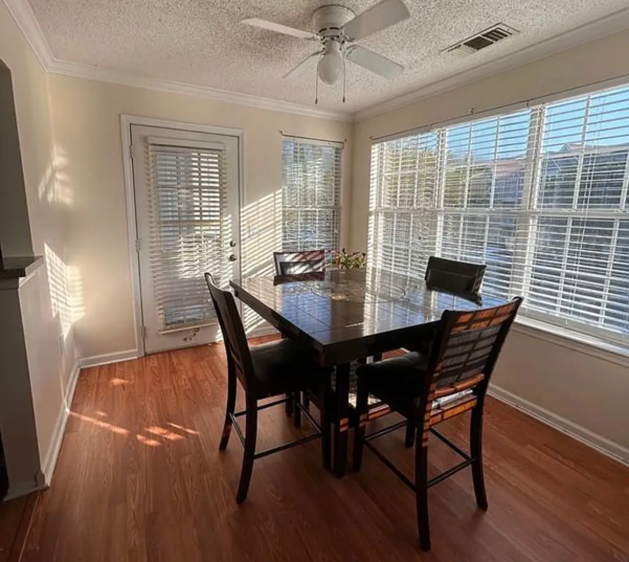 1 bed, 784 sqft, $1,600 — Photo 3