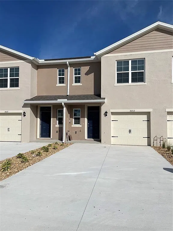 3 bed, 2.5 bath, 1515 sqft, $1,699 — Photo 1