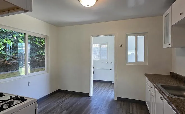 3886 Superior St — Photo 3