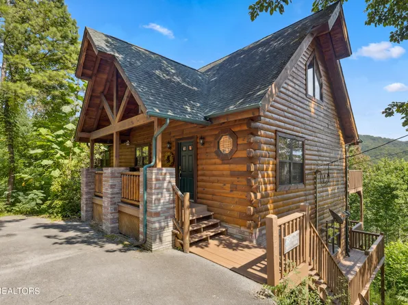 1424 Rocky Top Way, Townsend, TN 37882