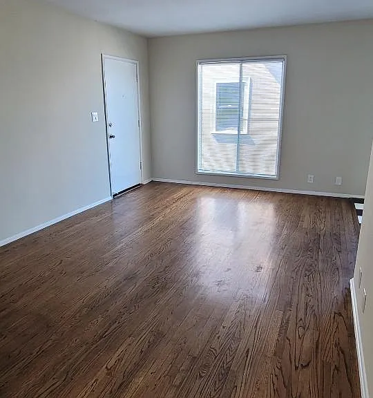 2220 Brenta Pl #5 — Photo 4