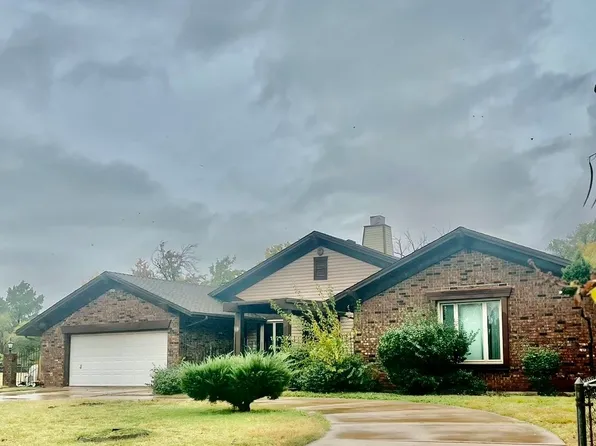 2551 N Dellrose St, Wichita, KS 67220