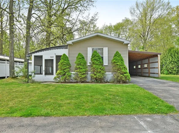 164 Brook Dr, Brookfield, OH 44403