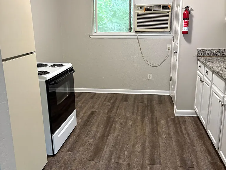 208 Valley View Ave #10 — Photo 51