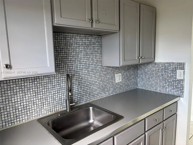 1701 Washington St #504 — Photo 11