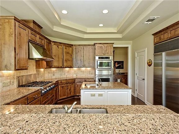 4th image of 2116 Lauren Dr